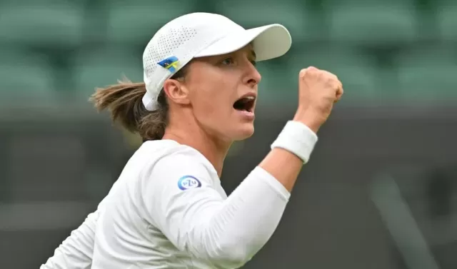 Swiatek Advances to Wimbledon Quarter-Finals, Overcomes Tauson in Straight Sets